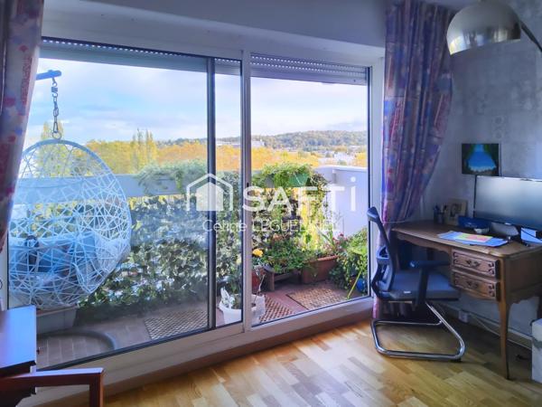 Idéal famille – T5  spacieux avec terrasse et vue dégagée à Marly-le-Roi+2 stationnements