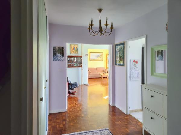 Idéal famille – T5  spacieux avec terrasse et vue dégagée à Marly-le-Roi+2 stationnements