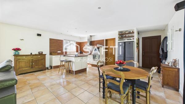 Maison de plain pied 158 m² habitables, 6 pièces, 4 chambres à Puy du Lac