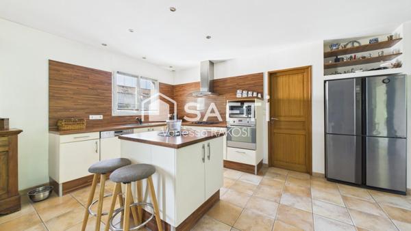 Maison de plain pied 158 m² habitables, 6 pièces, 4 chambres à Puy du Lac