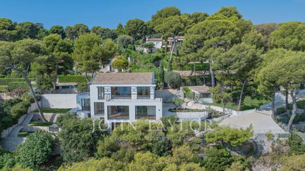 ROQUEBRUNE CAP MARTIN - LE CAP - VILLA VUE MER PANORAMIQUE - 6 CHAMBRES - PISCINE - APPARTEMENT INDEPENDANT