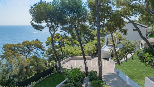 ROQUEBRUNE CAP MARTIN - LE CAP - VILLA VUE MER PANORAMIQUE - 6 CHAMBRES - PISCINE - APPARTEMENT INDEPENDANT