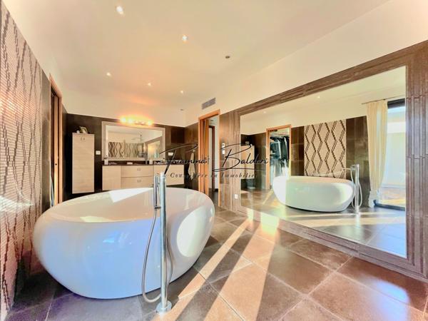 À vendre Propriété - Villa d'architecte 225m², Terrain 4 116m² à vendre, Vue mer, Folelli, Penta di Casinca, Haute-Corse (20)