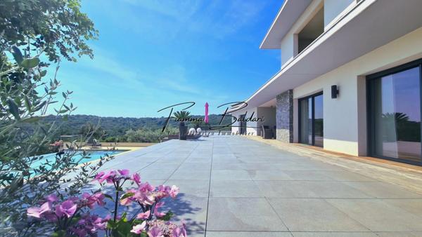 À vendre Propriété - Villa d'architecte 225m², Terrain 4 116m² à vendre, Vue mer, Folelli, Penta di Casinca, Haute-Corse (20)