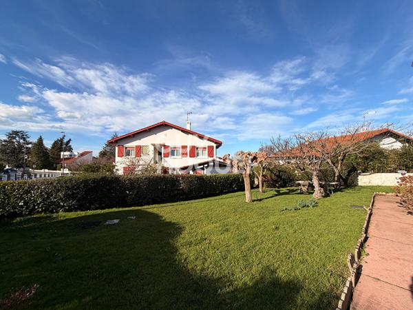 BEAU REZ DE JARDIN 4 PIECES QUARTIER LISSARDY