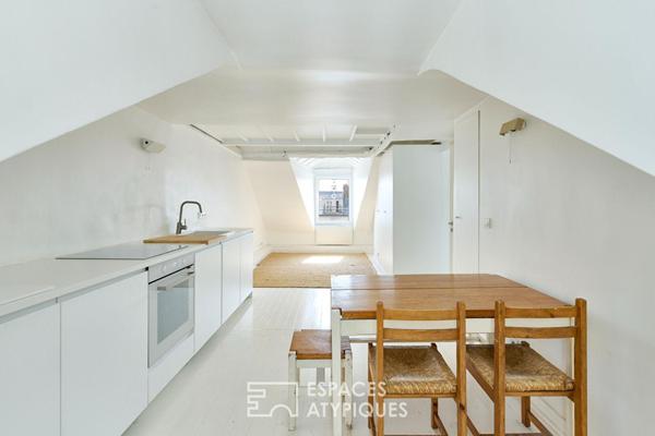 Dernier étage traversant proche Martyrs