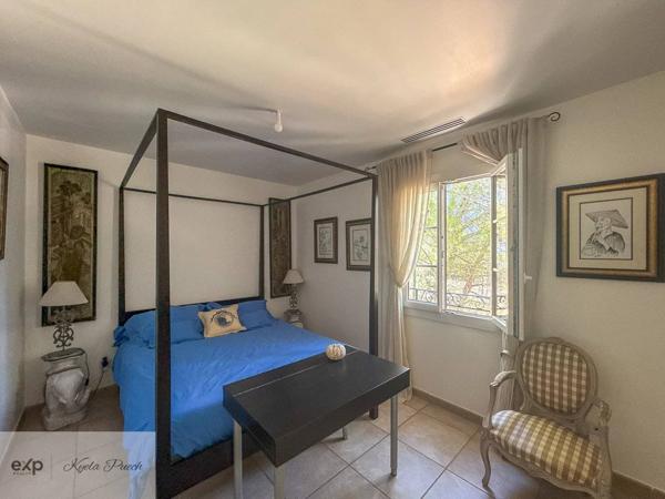 Villa familiale avec piscine, studio indépendant et bail commercial unique au cœur du Pont Royal