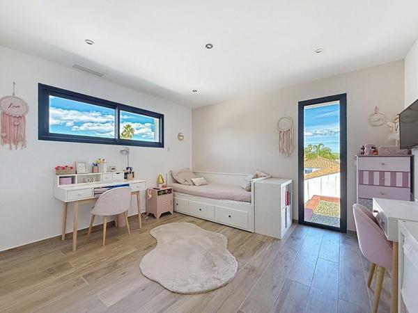 La Farlède - Villa Contemporaine, 200 m², prestations haut de gamme