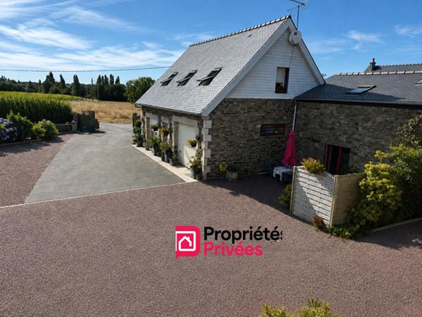 CANCALE 35260 -CORPS DE FERME COMPOSÉ DE 5 LOGEMENTS  400 M2 HABITABLE AU TOTAL