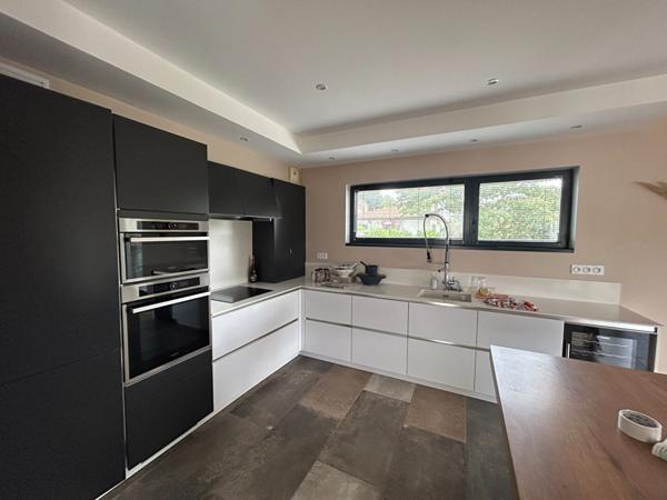 Maison avec jardin et garage