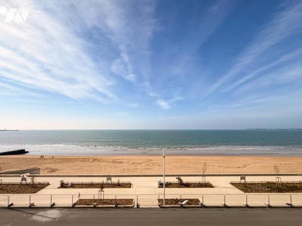 LA BAULE - Bd de l’Océan - T2/T3 face mer avec terrasse et garage 