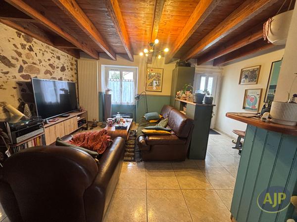 Location maison La Roche Sur Yon : 900 € - AJP Immobilier La Roche-sur-Yon