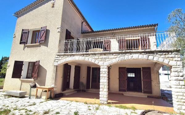 Maison à vendre    5 pièces • 130 m2 La Garde