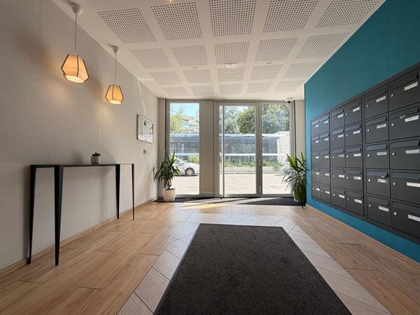 Appartement Villeneuve La Garenne 2 pièce(s) 42.8 m2