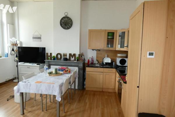 Wervicq, bel immeuble de rapport comprenant 3 appartements loués, 