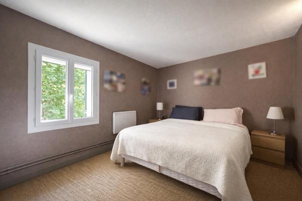 Maison en pierre de caractère - 324 m2 - Colayrac St Cirq