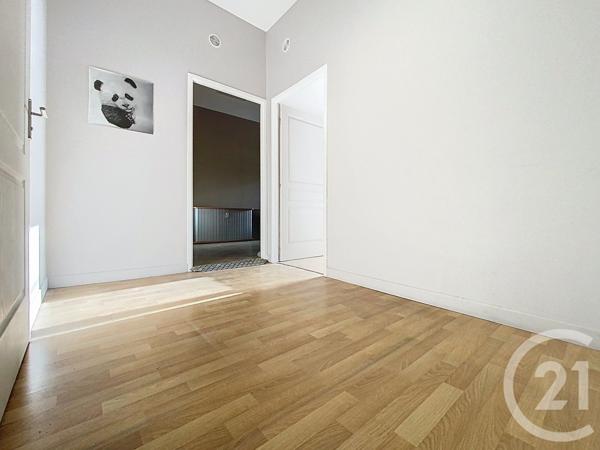 Appartement F4 à vendre  4 pièces - 80 m 2   ROCHEFORT  - 17