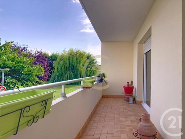 Appartement F4 à vendre  4 pièces - 80 m 2   ROCHEFORT  - 17