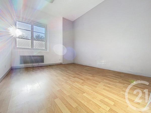 Appartement F4 à vendre  4 pièces - 80 m 2   ROCHEFORT  - 17