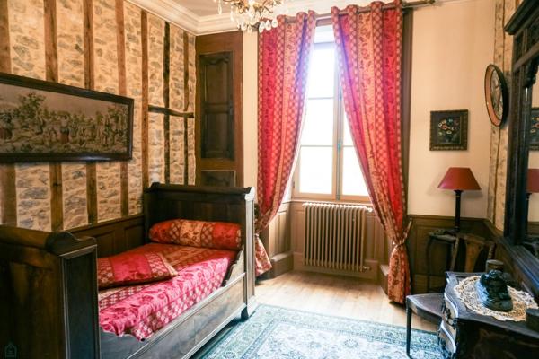 Somptueux Hôtel particulier du XIXe siècle, au coeur du parc naturel du Périgord vert.