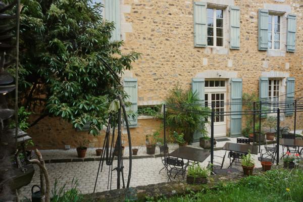 Somptueux Hôtel particulier du XIXe siècle, au coeur du parc naturel du Périgord vert.