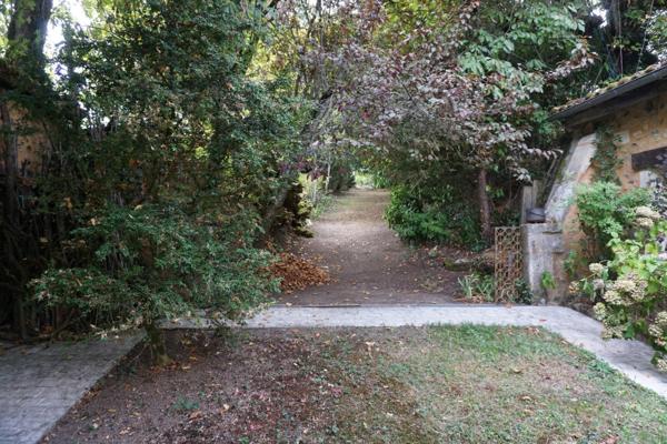 Somptueux Hôtel particulier du XIXe siècle, au coeur du parc naturel du Périgord vert.