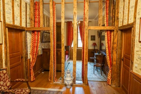 Somptueux Hôtel particulier du XIXe siècle, au coeur du parc naturel du Périgord vert.