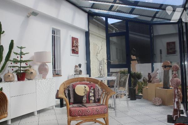 Ceyrat, limite Beaumont et Clermont-Sud, au calme, non isolée, pavillon en très bon état