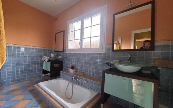 Maison à vendre    4 pièces •  Mer