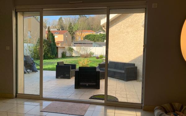 Maison à vendre    8 pièces • 245,49 m2 Collonges-au-Mont-d'Or