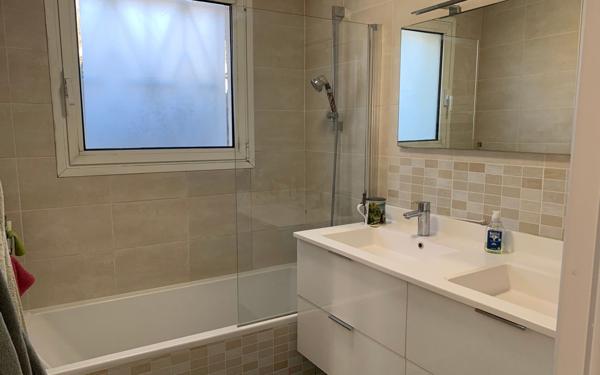 Maison à vendre    8 pièces • 245,49 m2 Collonges-au-Mont-d'Or