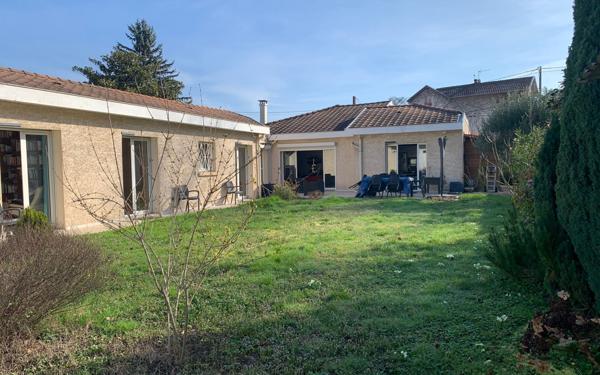 Maison à vendre    8 pièces • 245,49 m2 Collonges-au-Mont-d'Or