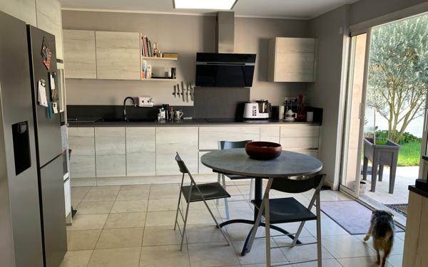 Maison à vendre    8 pièces • 245,49 m2 Collonges-au-Mont-d'Or