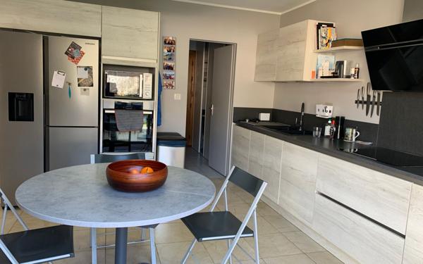 Maison à vendre    8 pièces • 245,49 m2 Collonges-au-Mont-d'Or