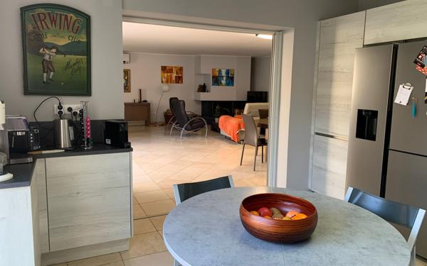 Maison à vendre    8 pièces • 245,49 m2 Collonges-au-Mont-d'Or