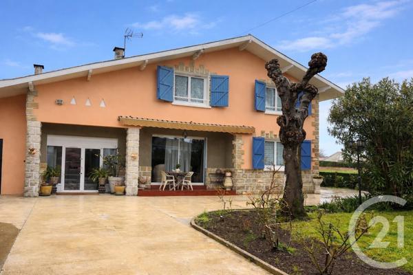 Maison à vendre  10 pièces - 300 m 2   PEYREHORADE  - 40