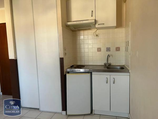 Appartement à louer 2 pièces 27.54m² Corbeil-Essonnes (91100)
