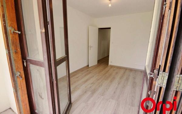 Appartement à louer    1 pièce •  Marseille 12