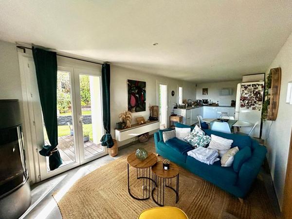 VENELLES-APPARTEMENT 2 PIECES AVEC TERRASSE  JARDIN ET PARKING PRIVATIF