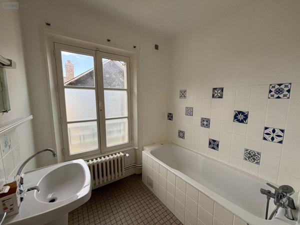 Appartement à vendre à Vitré en Ille-et-Vilaine (35500), ref : 35131-118   
Centre ville