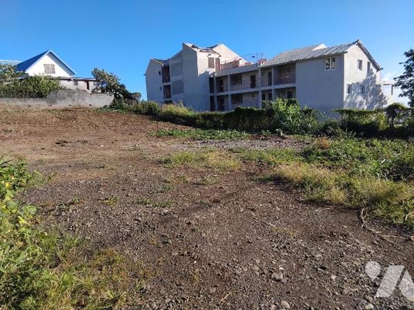 Terrain de 916 m²