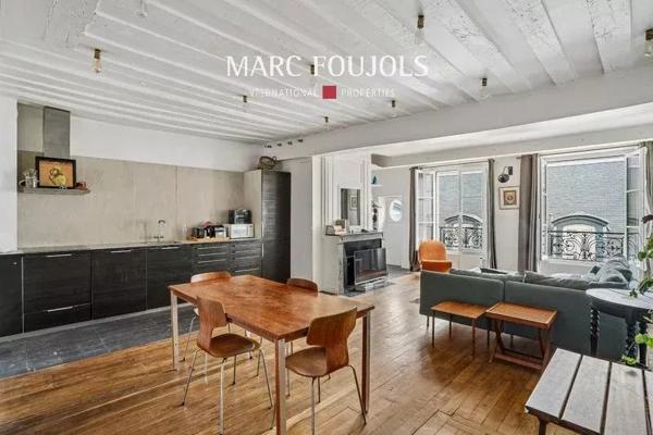 Paris IV. Deux pièces de 64m² au coeur du Marais.