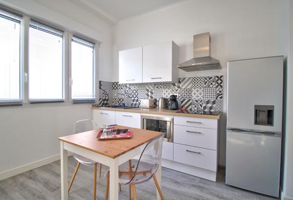 AGEN Hypercentre - Immeuble entièrement rénové de 138m² composé de 6 appartements équipés.