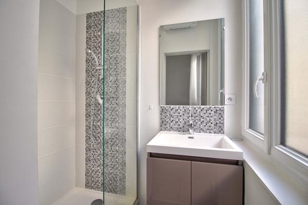 AGEN Hypercentre - Immeuble entièrement rénové de 138m² composé de 6 appartements équipés.