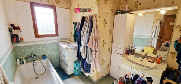 Maison de plain-pied - 101 m² - 5 pièces - 4 chambres - terrain de 1900 m2 avec puits