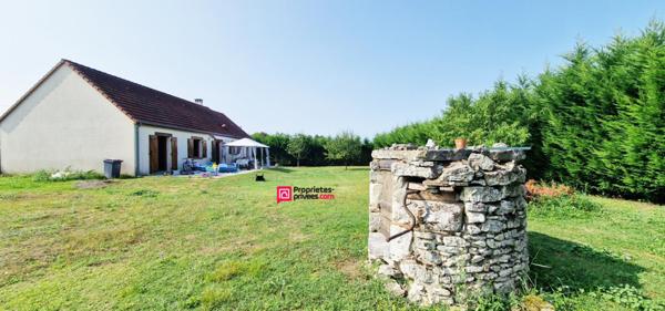 Maison de plain-pied - 101 m² - 5 pièces - 4 chambres - terrain de 1900 m2 avec puits