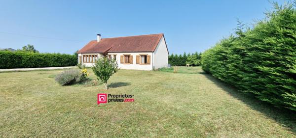 Maison de plain-pied - 101 m² - 5 pièces - 4 chambres - terrain de 1900 m2 avec puits