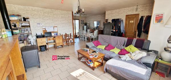 Maison de plain-pied - 101 m² - 5 pièces - 4 chambres - terrain de 1900 m2 avec puits