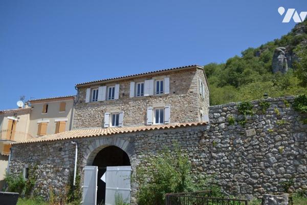 MAISON DE VILLAGE MITOYENNE AVEC TERRAIN ATTENANT DE 1920 m²