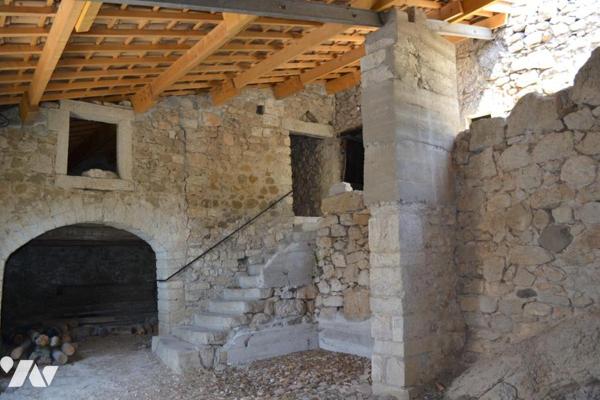 MAISON DE VILLAGE MITOYENNE AVEC TERRAIN ATTENANT DE 1920 m²
